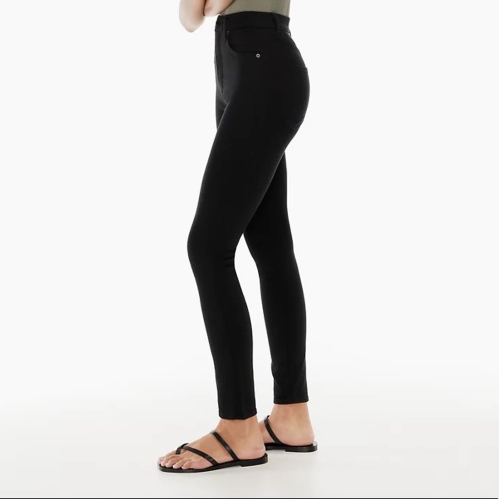 Denim Forum - The Lola High Rise Skinny Crop W/ Raw Hem